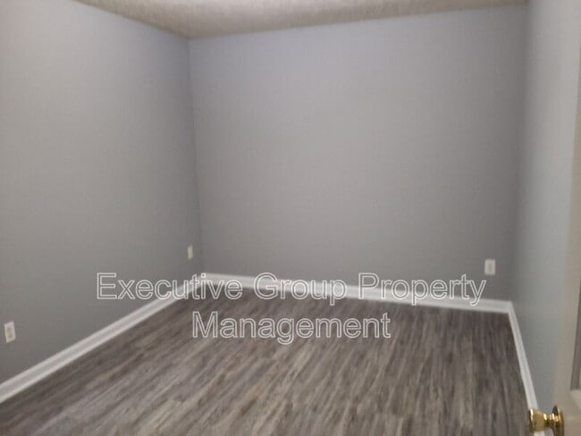 Building Photo - 1113 Crowne Pointe Dr