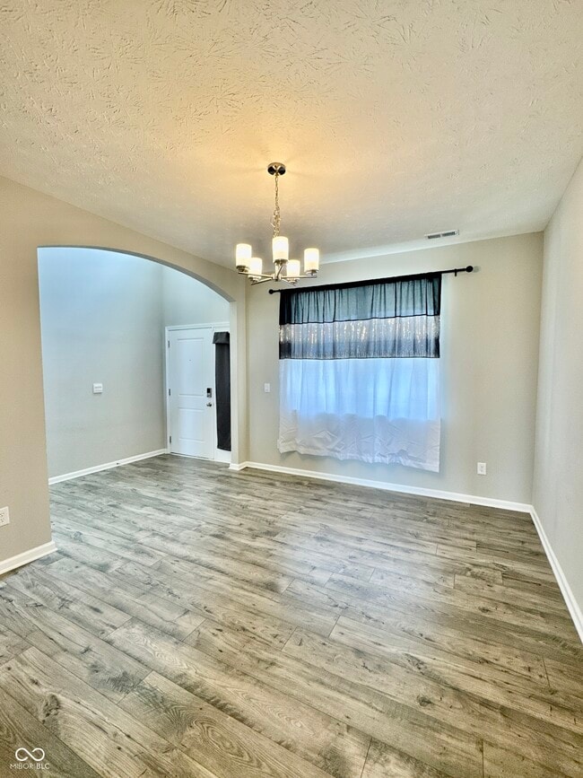 Building Photo - 831 Blaine Dr