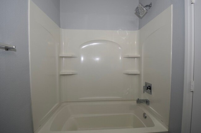 Building Photo - Spacious 2-bed 2-bath with Attached Car Ga...