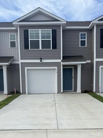 Building Photo - 319-323 Honeystone St