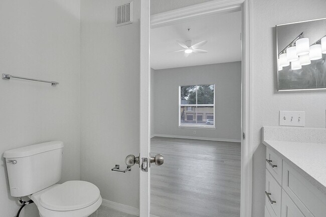 Building Photo - Fully Remodeled 2/2 with Loft in MetroWest...