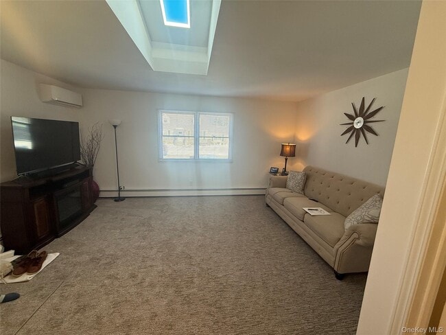 Building Photo - 83 Beecher Rd