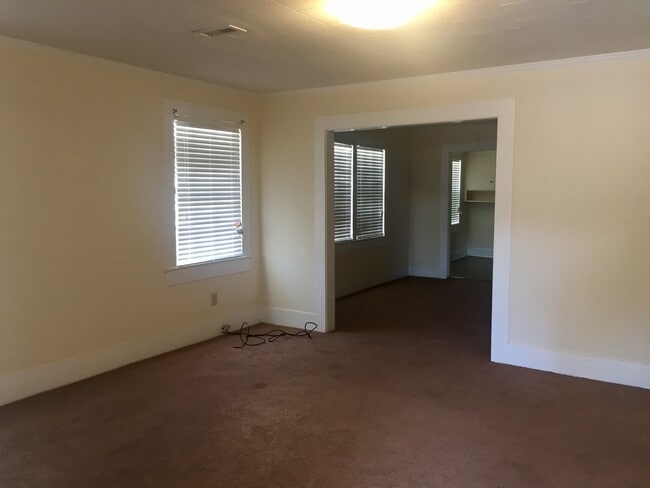 Building Photo - 3 bed 2 bath home - close to Troy University