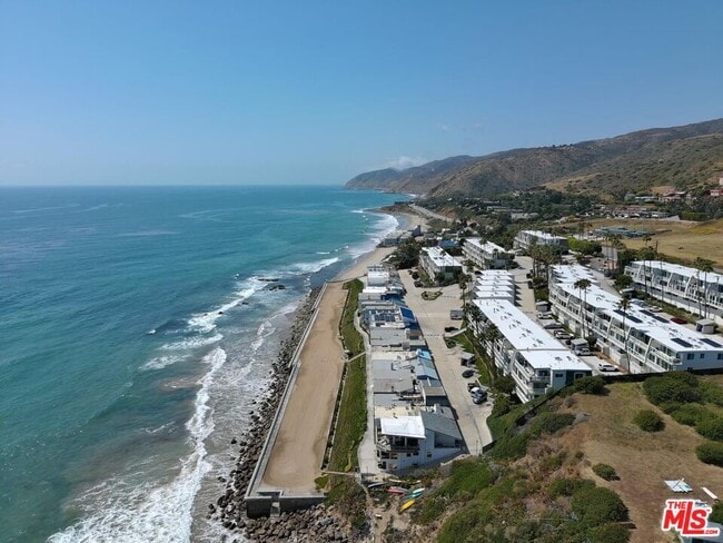 Building Photo - 11874 S Beach Club Way