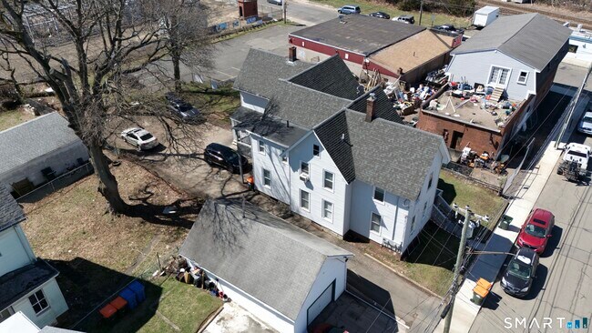 Building Photo - 17 Sherman Ave