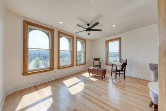 Building Photo - 11 Main St