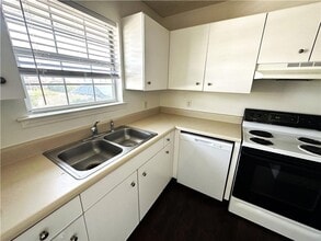 Building Photo - 115 Winter Chase Ln