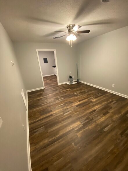 Entrance/living room view 2 - 1205 Redden Ln
