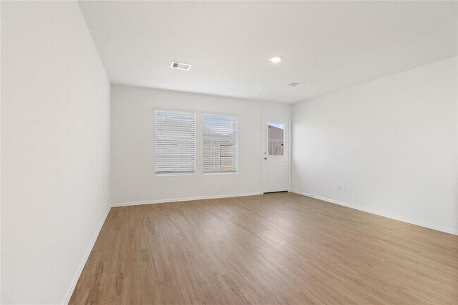Building Photo - 17715 Grv Hl Dr