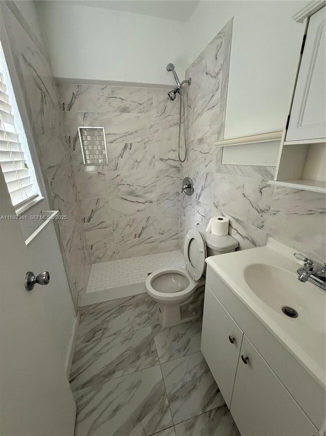 Building Photo - 3630 SW 14th St