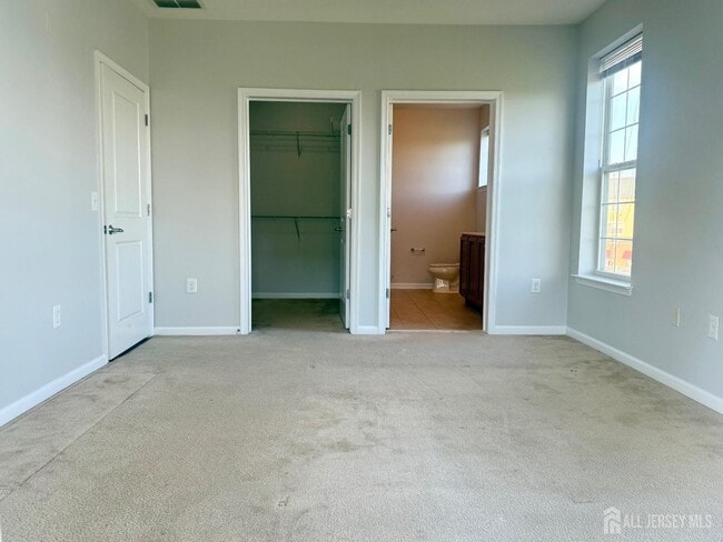 Building Photo - 531 Doral Ct