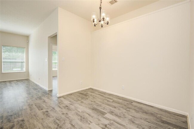 Building Photo - 9719 Goldenglade Dr