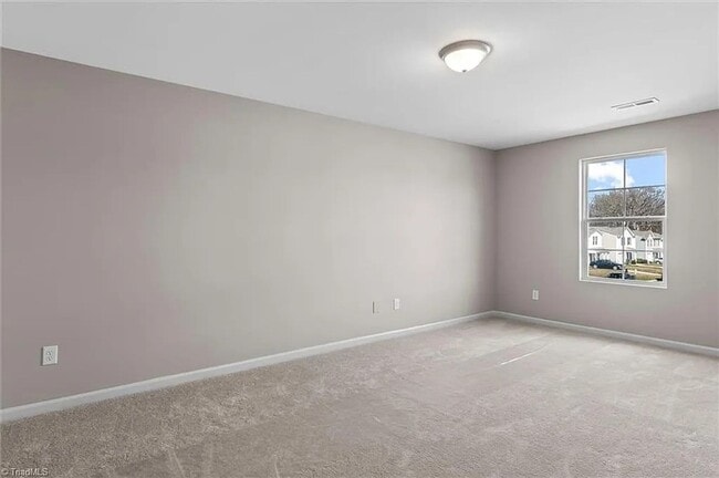 Building Photo - *** Move in Ready ***