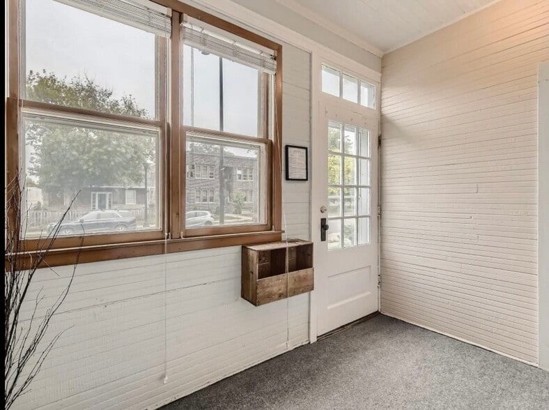 Front porch - 3312 Hennepin Ave