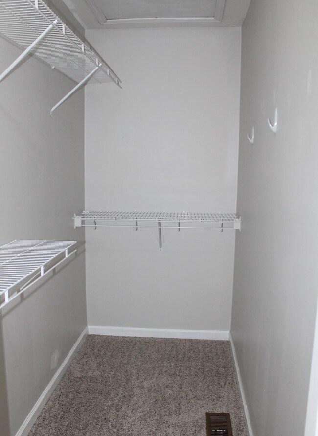 Building Photo - 1577 Autumn Dr