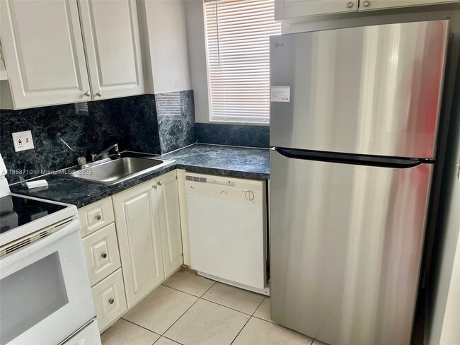 Building Photo - 3200 Coral Springs Dr