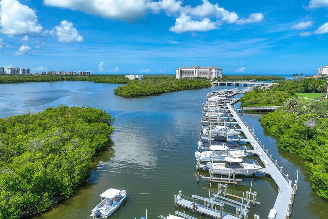 Building Photo - 420 Cove Tower Dr