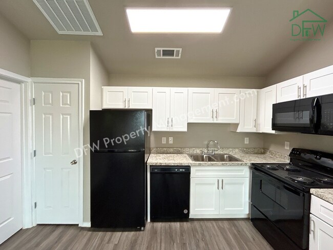 Building Photo - For Lease: Modern 1BR Oasis in the Heart of Dallas