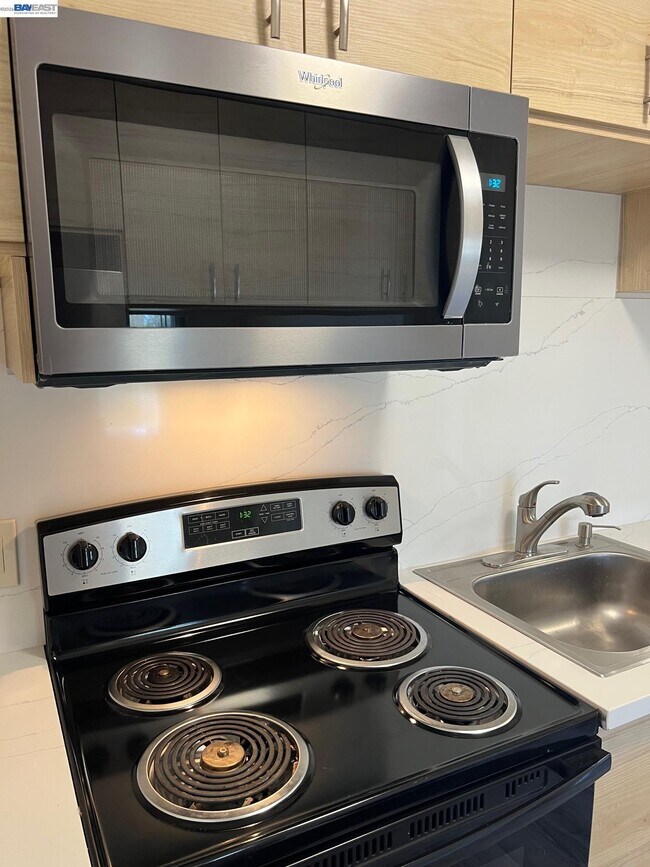 Building Photo - 36976 Mulberry St