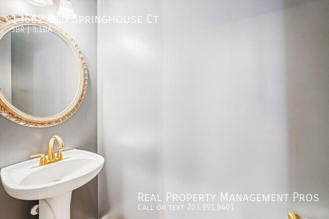 Building Photo - 13662 Old Springhouse Ct