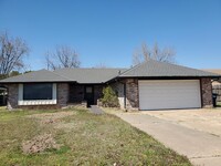 Building Photo - 2844 Sunnybrook Ln