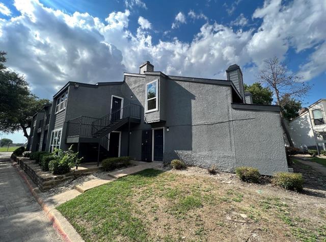 Building Photo - 9696 Walnut St