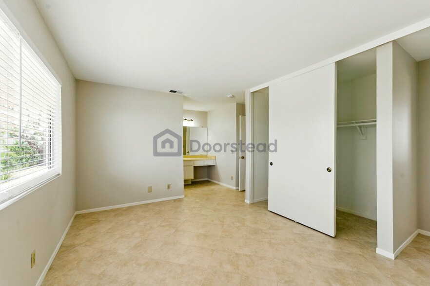 Building Photo - 609 Hoover Ct
