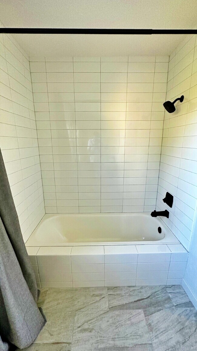 Building Photo - Beautiful Updated 2 Bed 2 Bath on Golf Course in Cherry Creek Schools