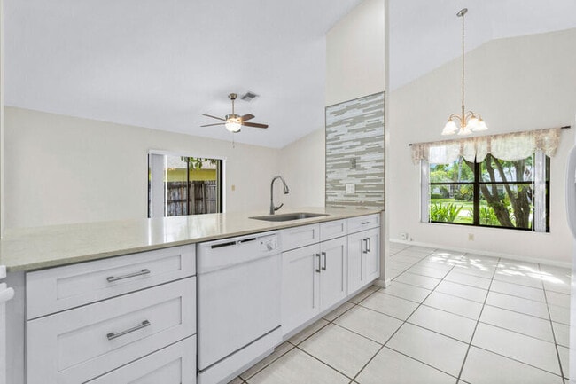 Building Photo - 13485 Orchid Ct