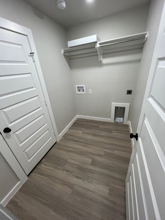 Building Photo - Available Starting in March! 3/2/2 in Bell Farms!