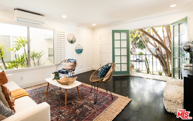 Living Room - balcony (furnishing not included) - 837 11th St
