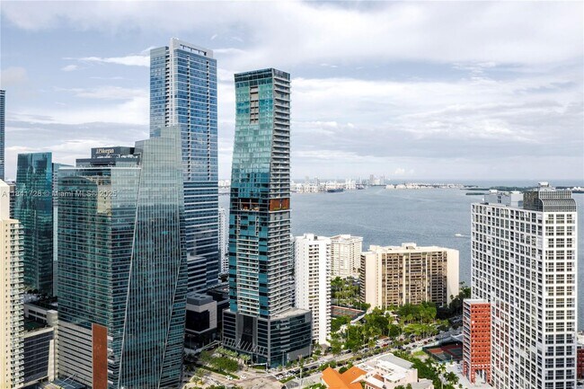 Building Photo - 1451 Brickell Ave