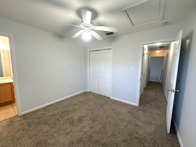 Building Photo - 2738 W Tharpe St