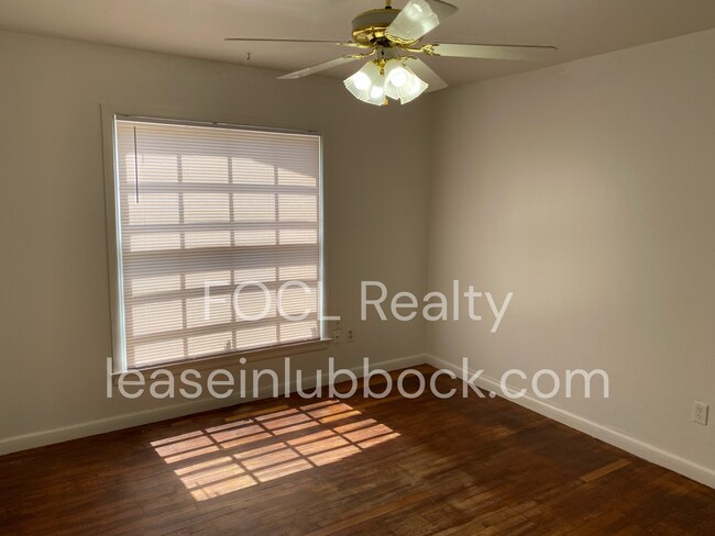 Building Photo - Bright and Welcoming 3/2/1 in the Maxey Park Neighborhood