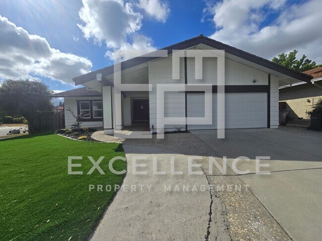 Primary Photo - Fully Updated 4/2 Corner Lot Home - Firepl...
