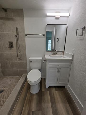 Building Photo - 553 Doral Pl