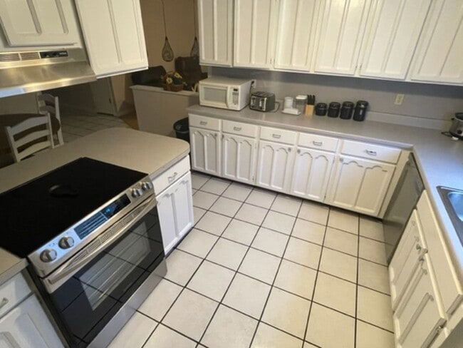 Building Photo - Nice Three Bedroom, 2 Bath home for rent.