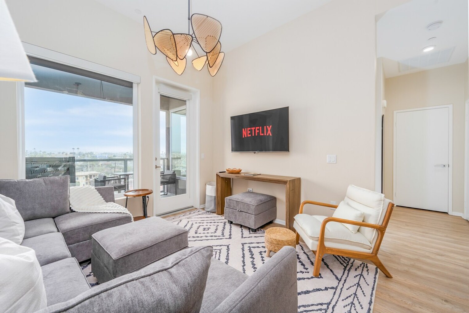 Building Photo - 3136 Meade Ave