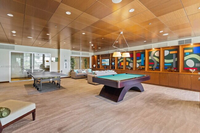 Building Photo - 2641 N Flamingo Rd