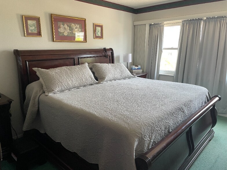 Building Photo - 8 Glencoe Pl