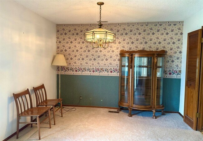 Building Photo - 8260 S 73rd E Ave