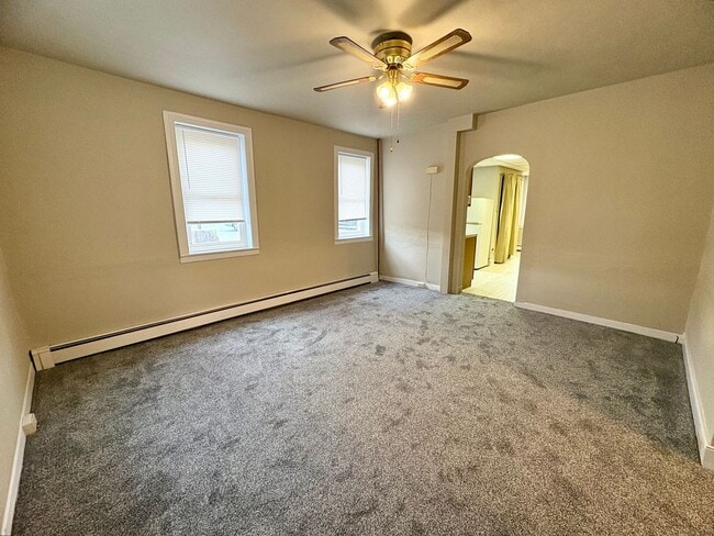 Building Photo - 220 Hill St