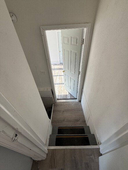 Building Photo - 485 Birnie Ave