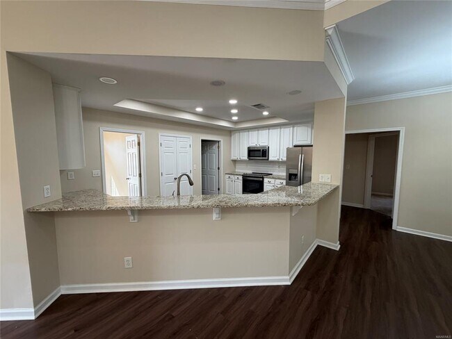 Building Photo - 8000 Bridgewater Trce