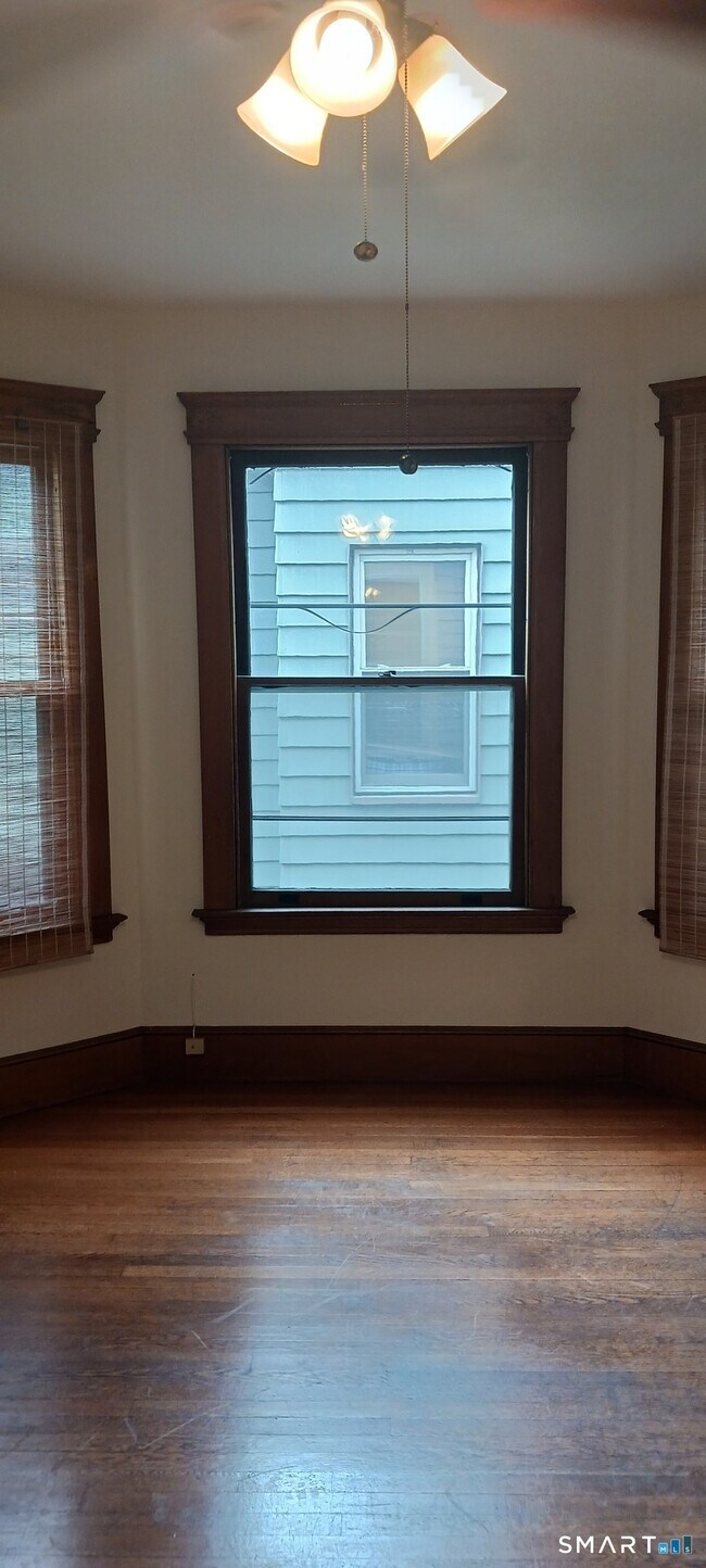 Building Photo - 126 Edwards St