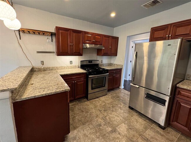 Building Photo - 1402 Mardell St