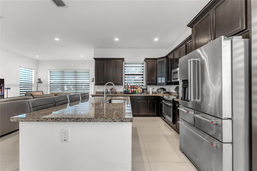 Building Photo - 9881 W 34th Ave