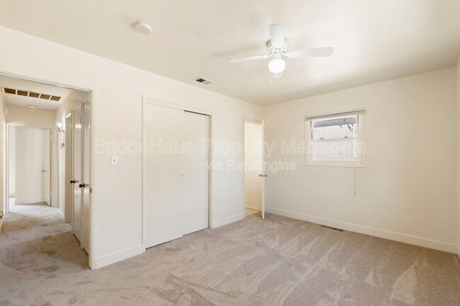 Building Photo - 5625 Gables St