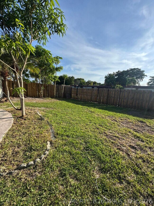 Building Photo - 7816 NW 70th Terrace