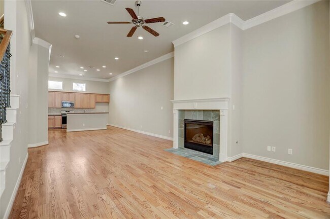 Building Photo - 9133 Creekstone Lake Dr